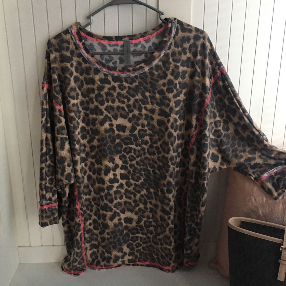 Honeyme Leopard top